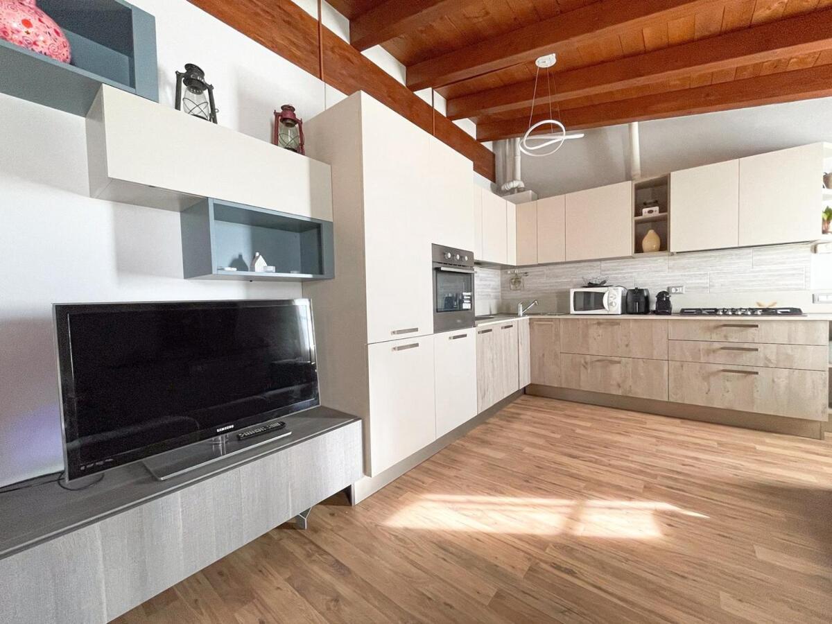 The Urban Nest 2, Spacious, Wifi And Near The Red Metro * Milán